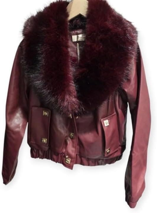 Style chic et moderne : Veste courte en simili cuir, parfaite pour un look à la fois élégant et audacieux
